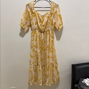 Chicwish Yellow and White Leaf-Print Midi Dress